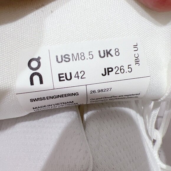 On Cloud Cloudnova Running Shoe Sneaker Undyed-White Mens Size US 8.5 - Picture 10 of 10